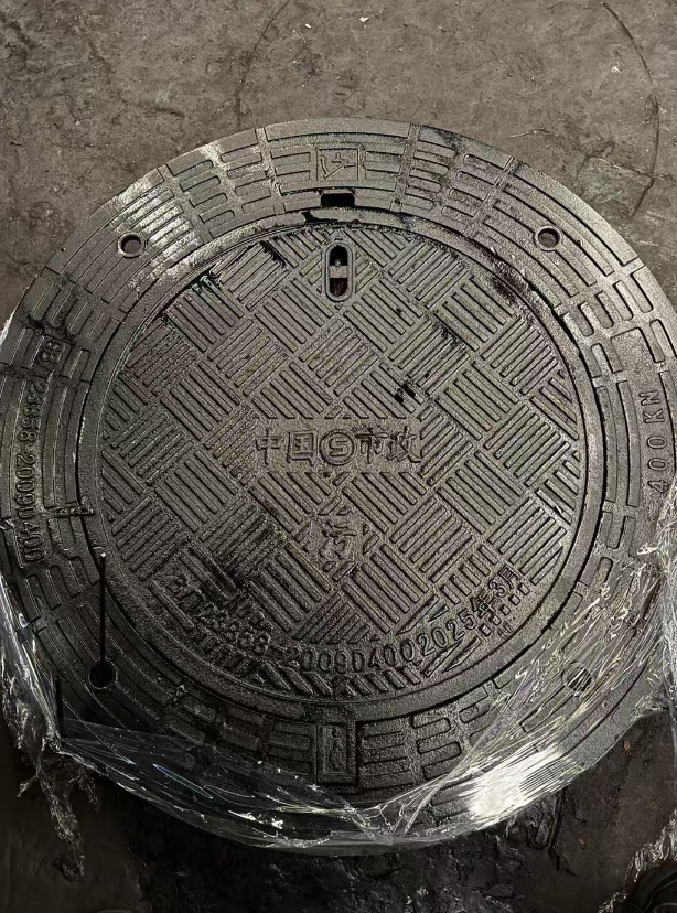 建华球墨铸铁防沉降井盖展示